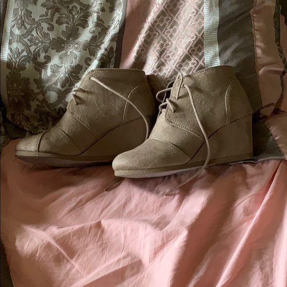 Wedges - Picture 1 of 3